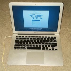 MacBook Air 2015 13" 1.6GHz/8GB RAM/256GB SSD
